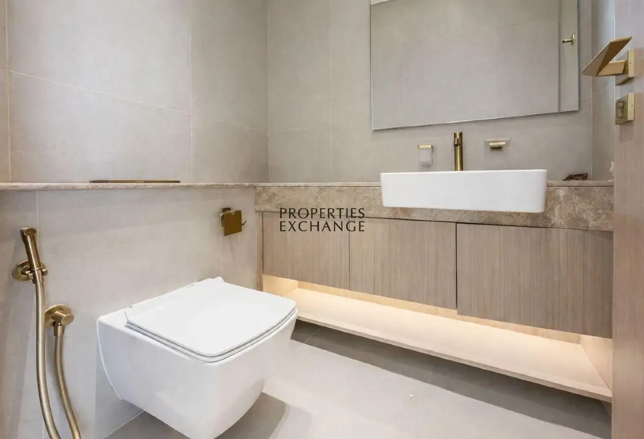 High-Floor | Private Pool | Skyline View