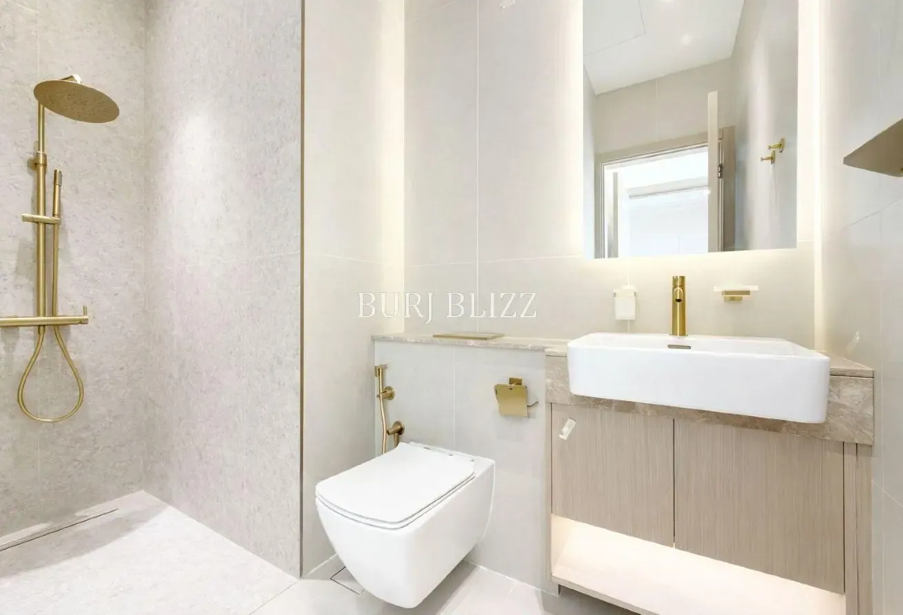 Exceptional 1BR | Private Pool | High Floor