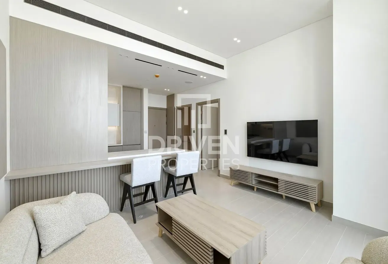 Furnished | High Floor| Multiple Cheques