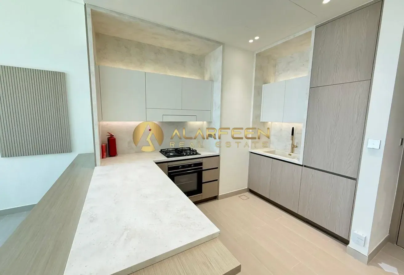 Amenities View | Fitted Kitchen | Bright Unit