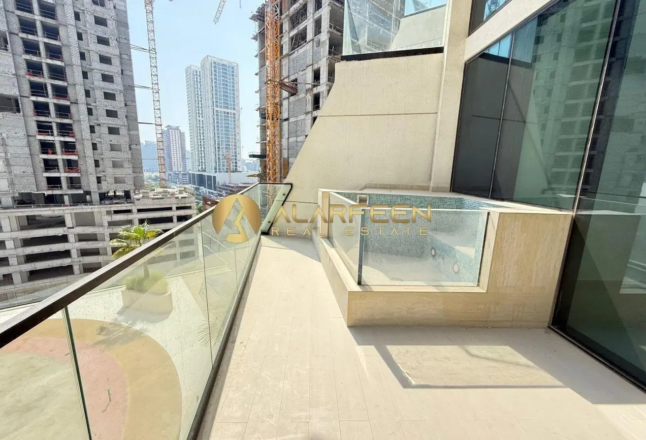 Amenities View | Fitted Kitchen | Bright Unit