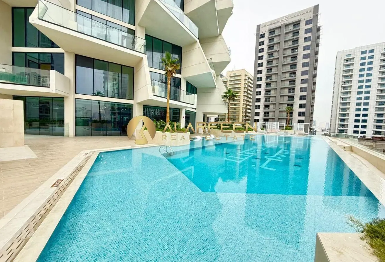 Amenities View | Fitted Kitchen | Bright Unit