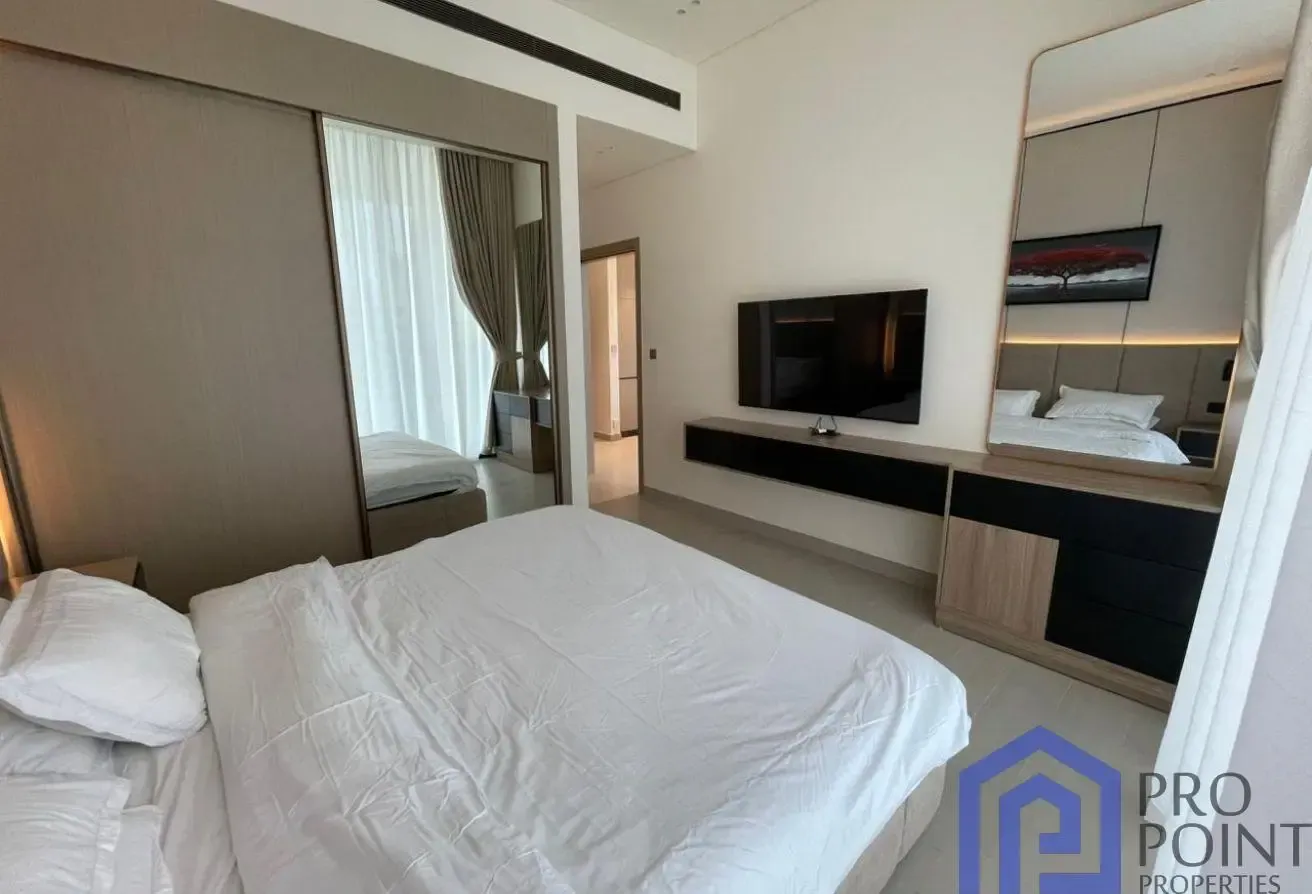 1 BR Apartment in Binghatti Phantom with Pool