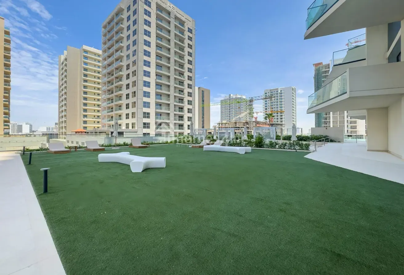 | Balcony with Private Jacuzzi | Modern Finish