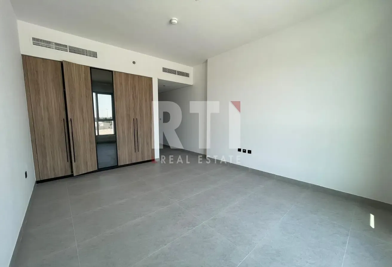 BRAND NEW | HUGE LAYOUT | UNFURNISHED | CHIC LIVING
