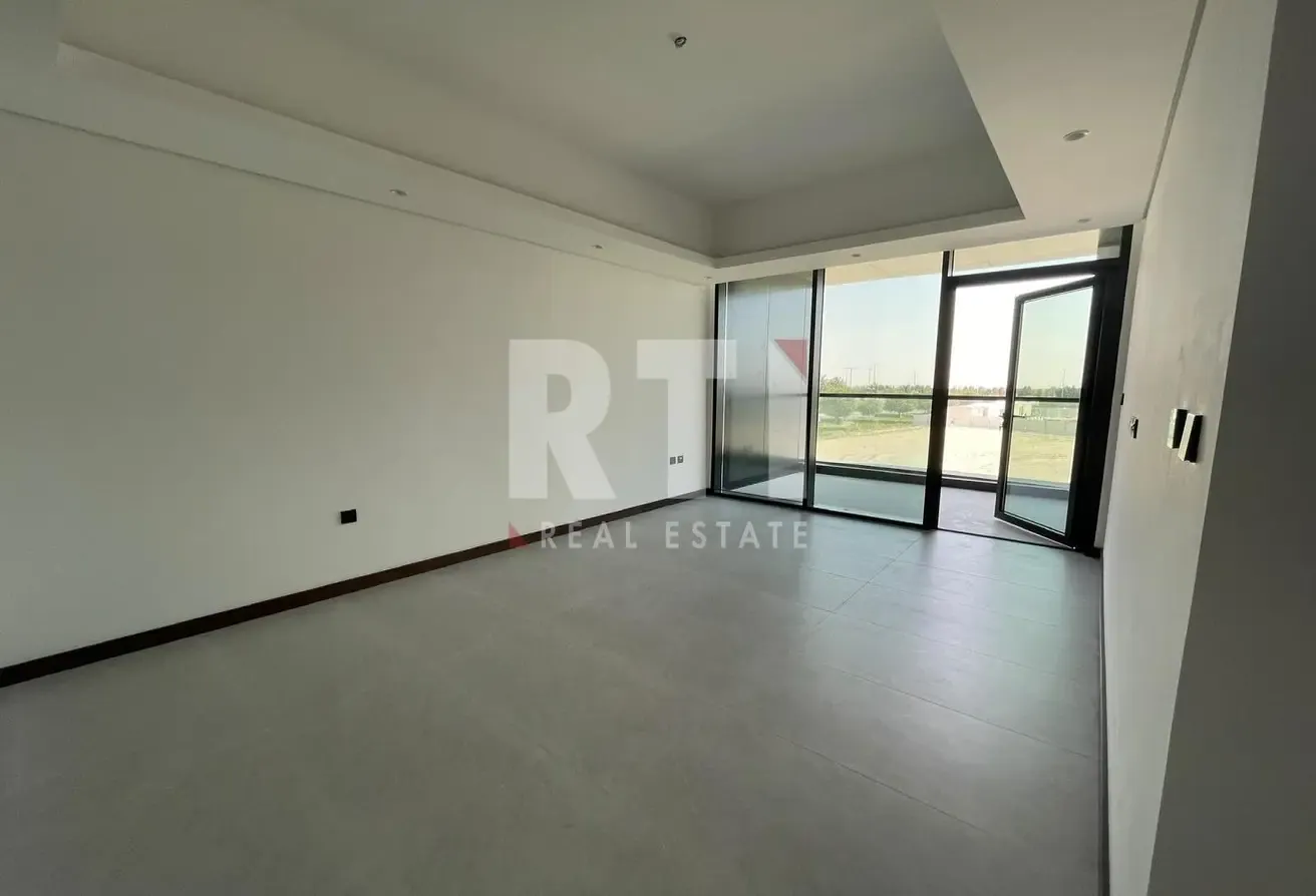 BRAND NEW | HUGE LAYOUT | UNFURNISHED | CHIC LIVING