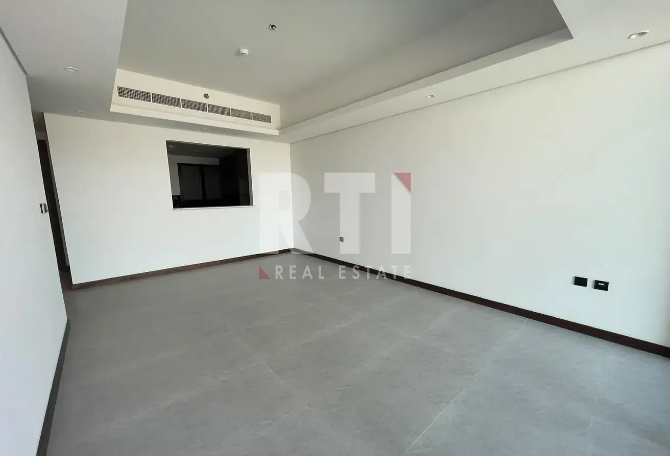 BRAND NEW | HUGE LAYOUT | UNFURNISHED | CHIC LIVING