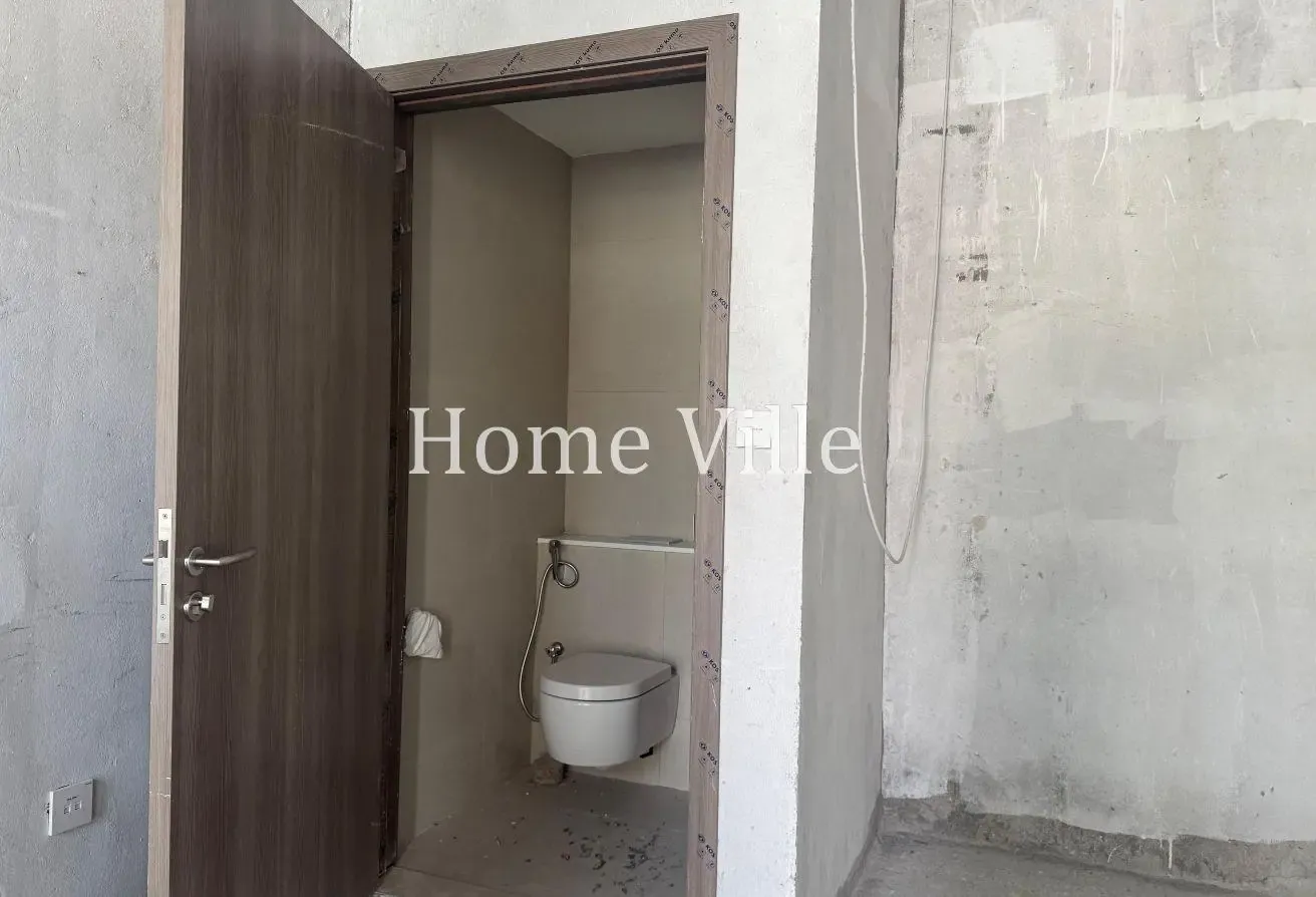 Ready and Vacant I Prime Location I Park View