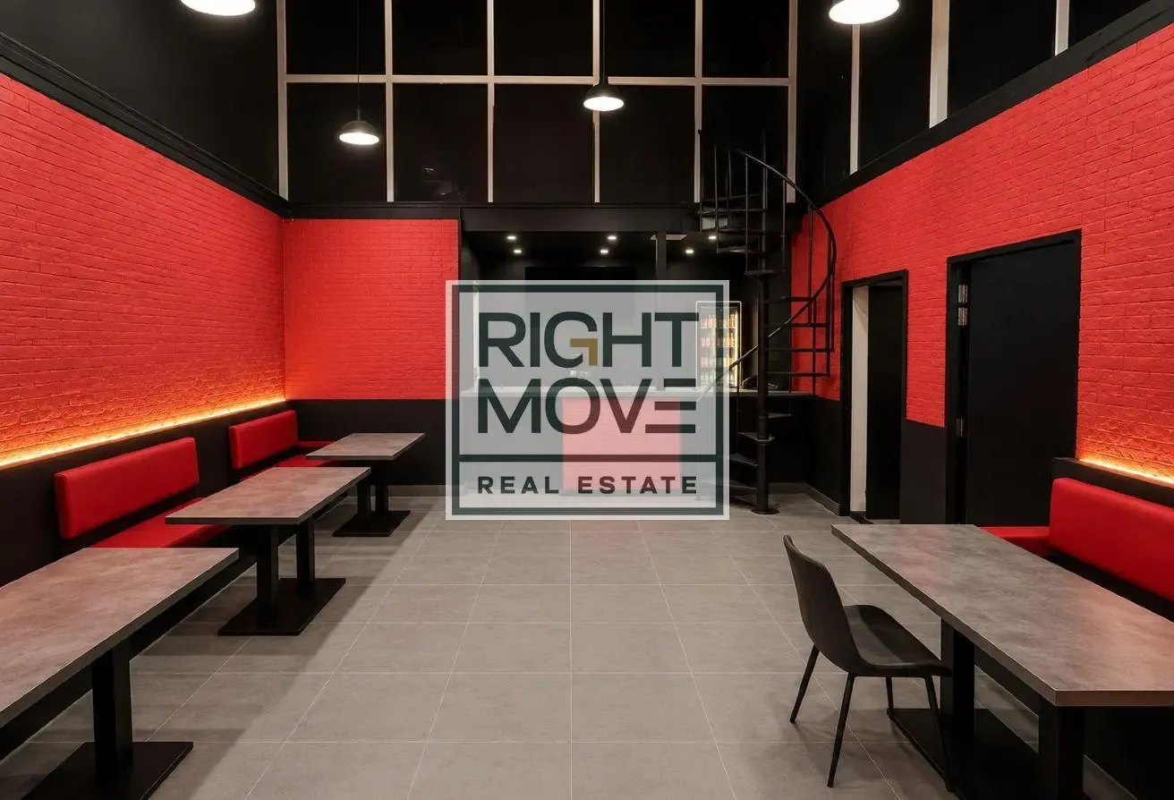 FOR SALE | VACANT SHOP | IN OXFORD TOWER