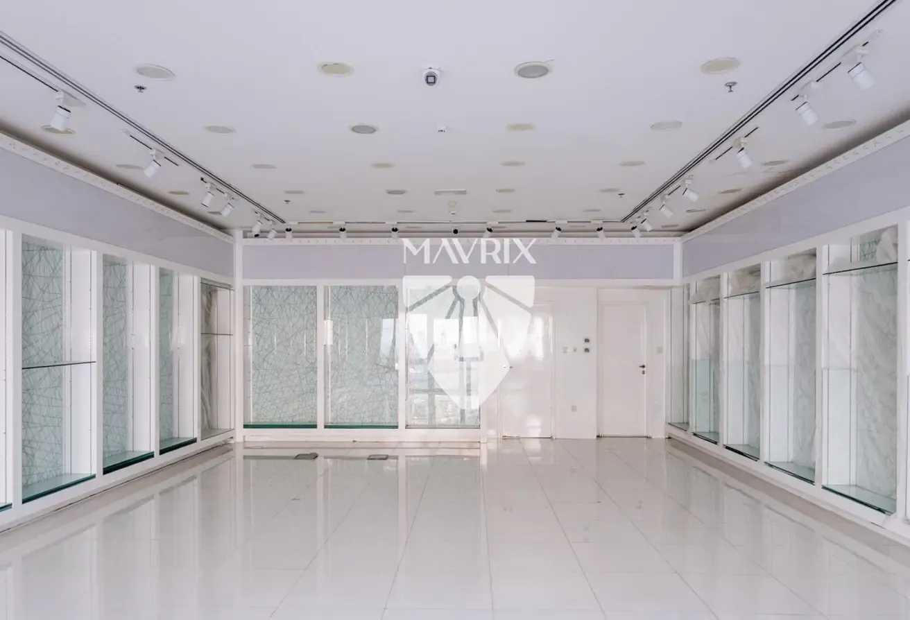 Below OP | Investor deal | Full canal view