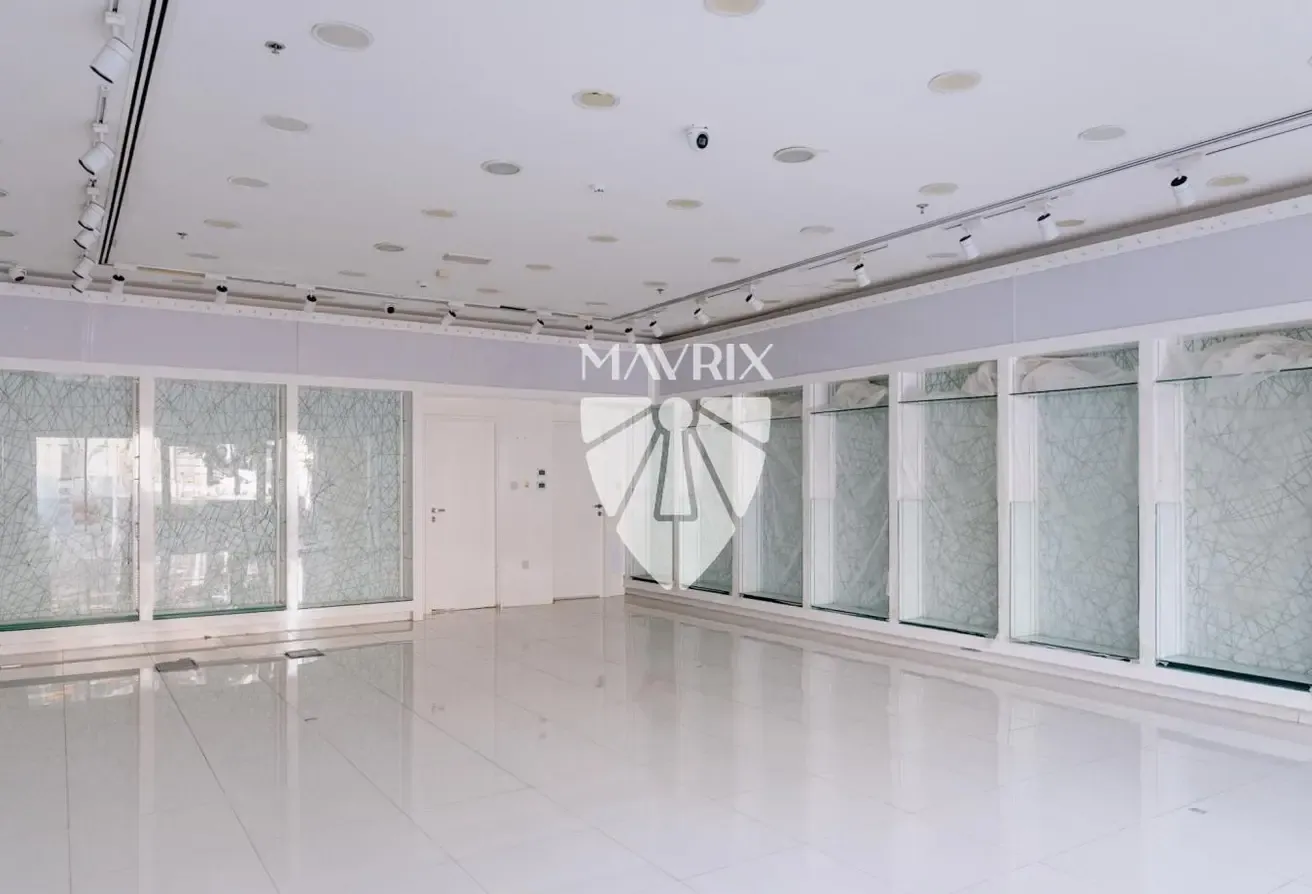 Below OP | Investor deal | Full canal view