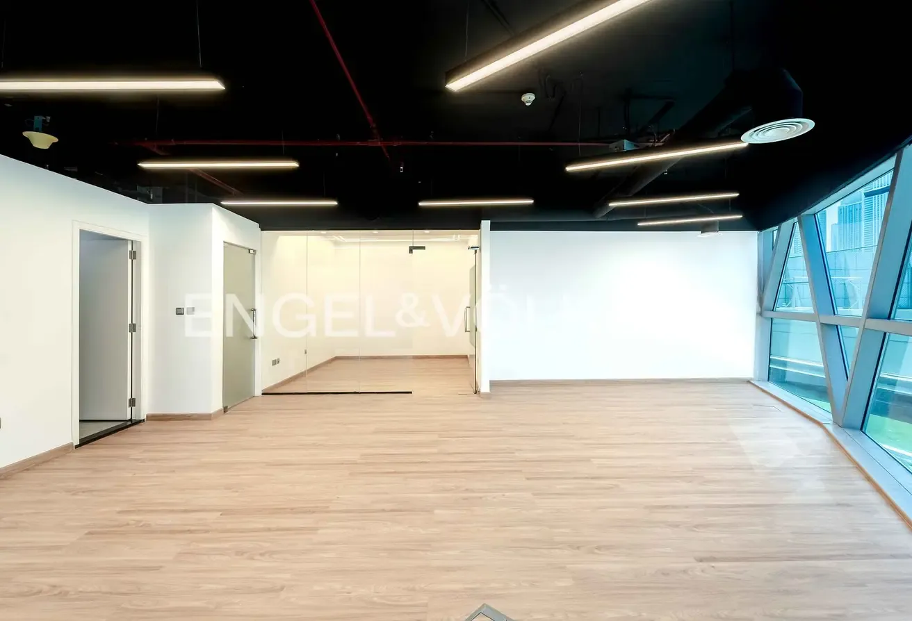 Vacant I Upgraded Floor I Pantry Ready
