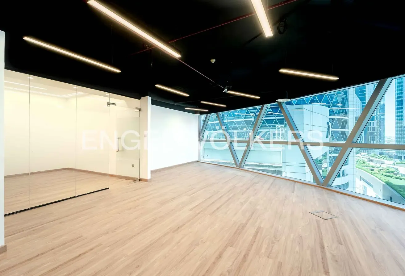 Vacant I Upgraded Floor I Pantry Ready