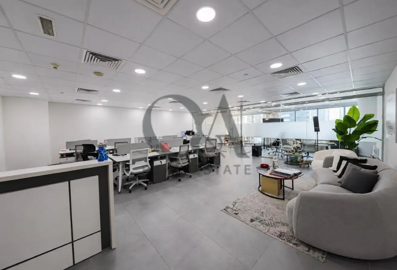 Fitted | Furnished | 2 Parking | Vacant