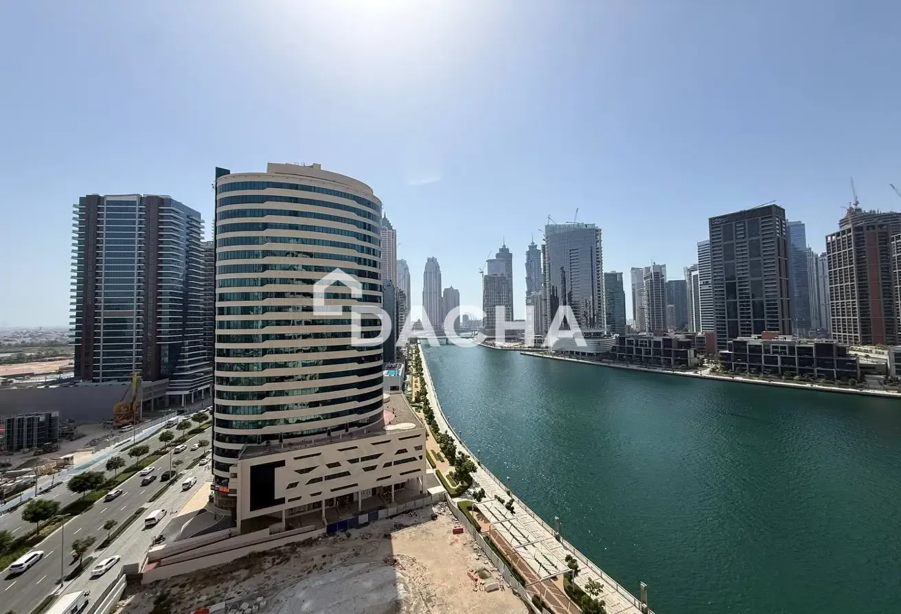 Fitted | Canal Views | Vacant in September