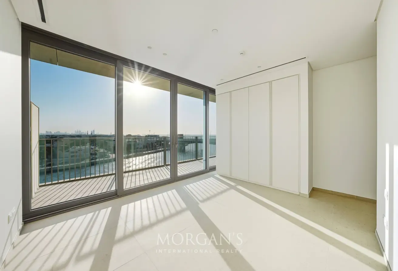 4BR Apartment | Canal Views | Unfurnished