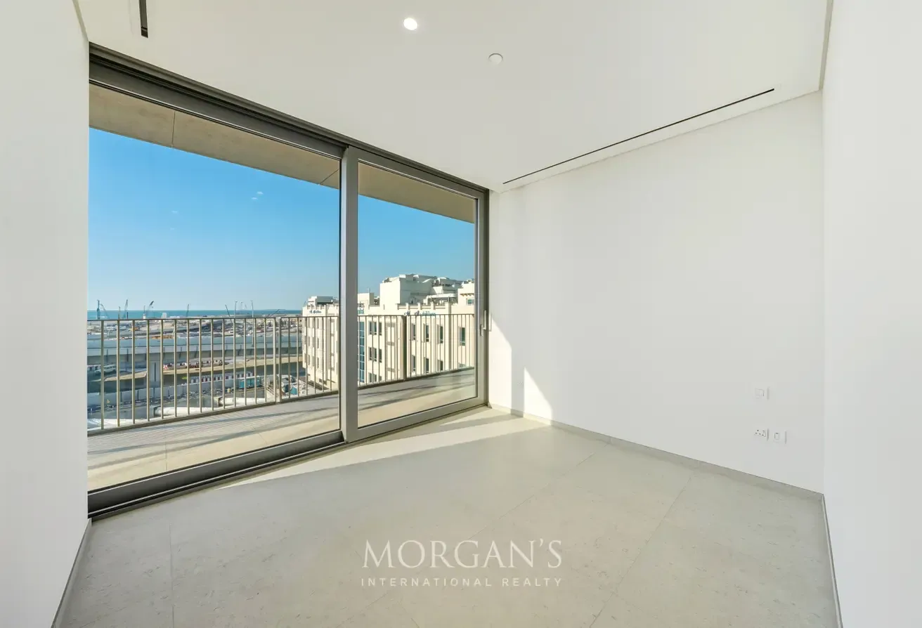 4BR Apartment | Canal Views | Unfurnished