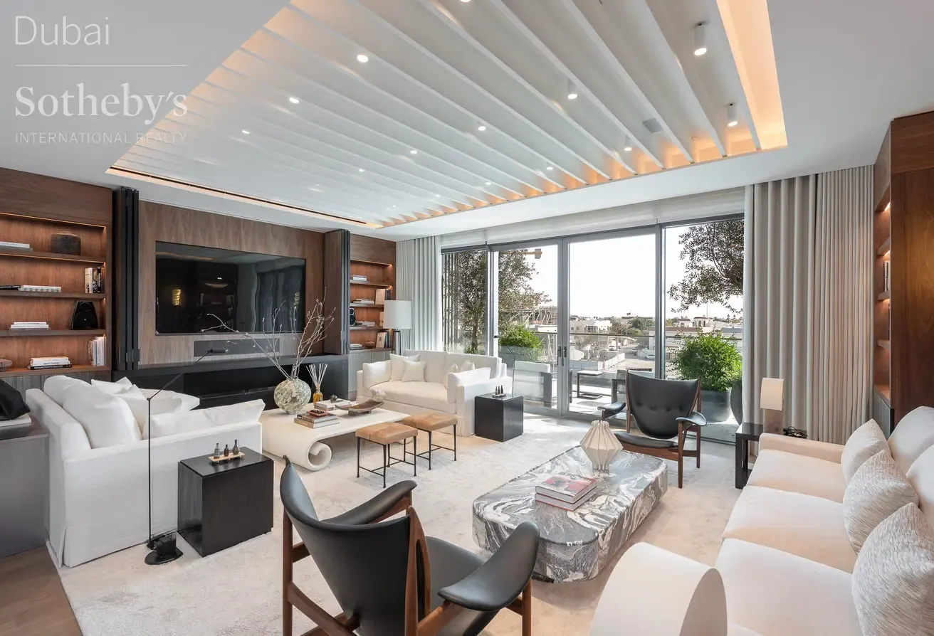 Upgraded Four Seasons Residence with Private Pool