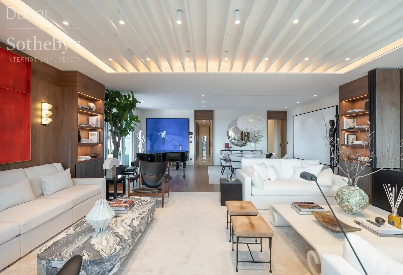 Upgraded Four Seasons Residence with Private Pool