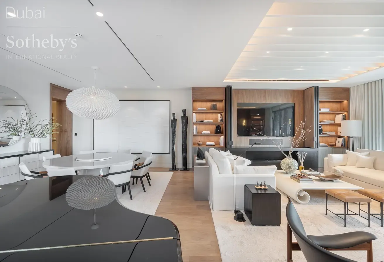 Upgraded Four Seasons Residence with Private Pool