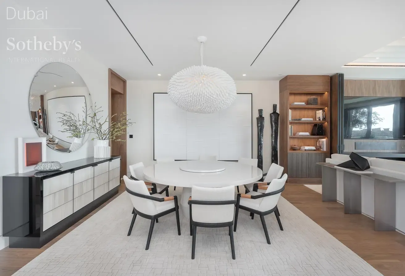 Upgraded Four Seasons Residence with Private Pool