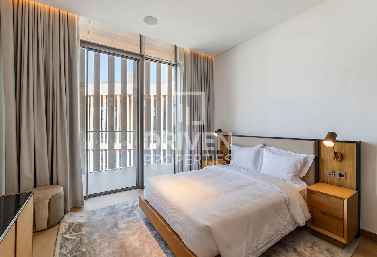 Elite Unit | Duplex | Canal and Skyline Views
