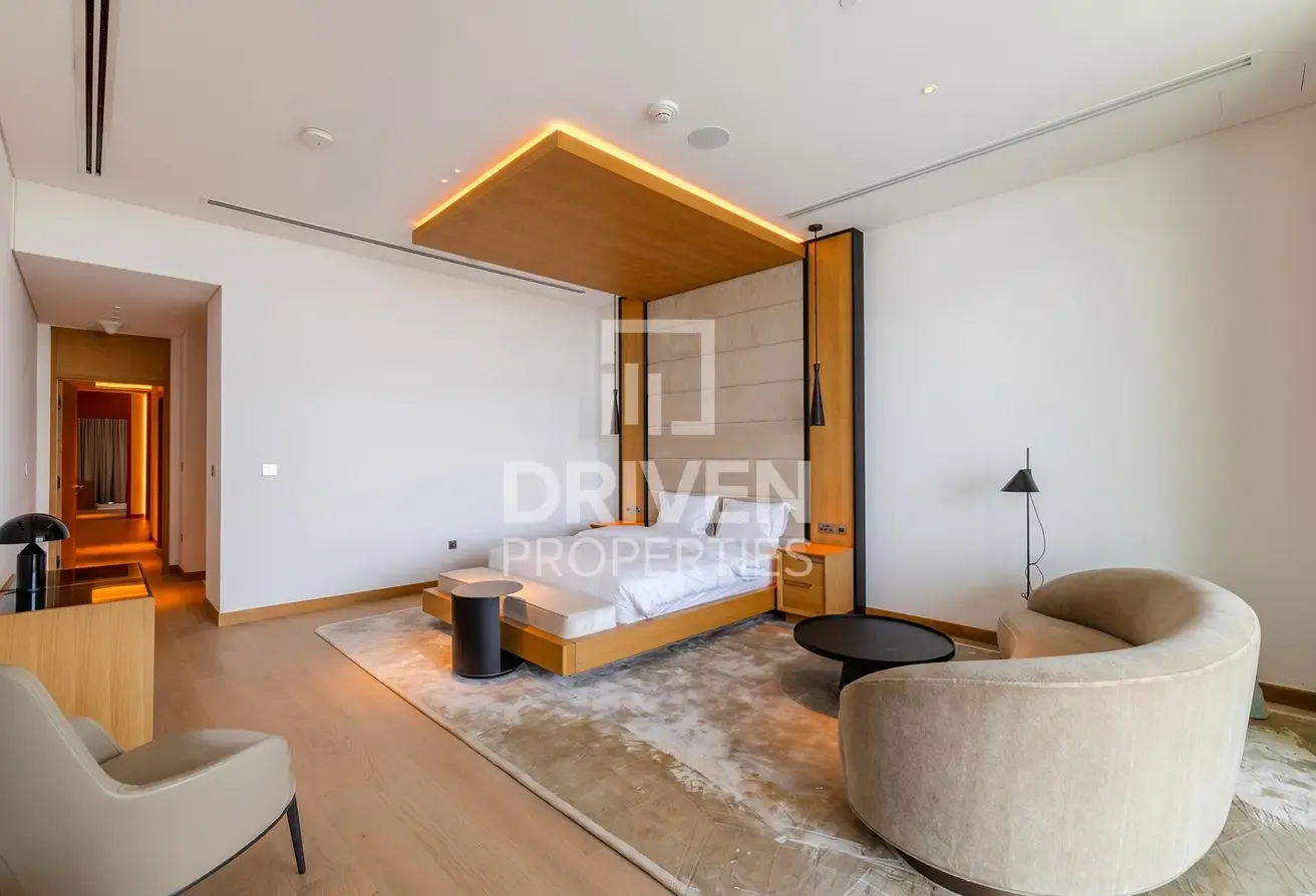 Elite Unit | Duplex | Canal and Skyline Views