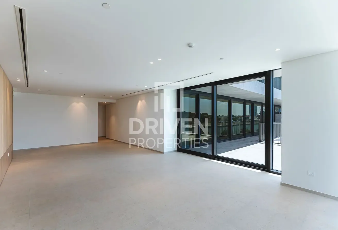 Amazing Canal View | Great Location | Negotiable