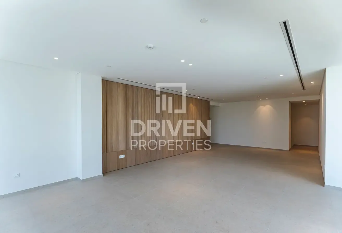 Amazing Canal View | Great Location | Negotiable