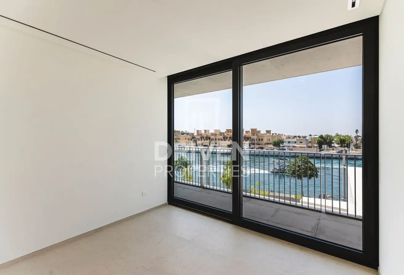 Amazing Canal View | Great Location | Negotiable