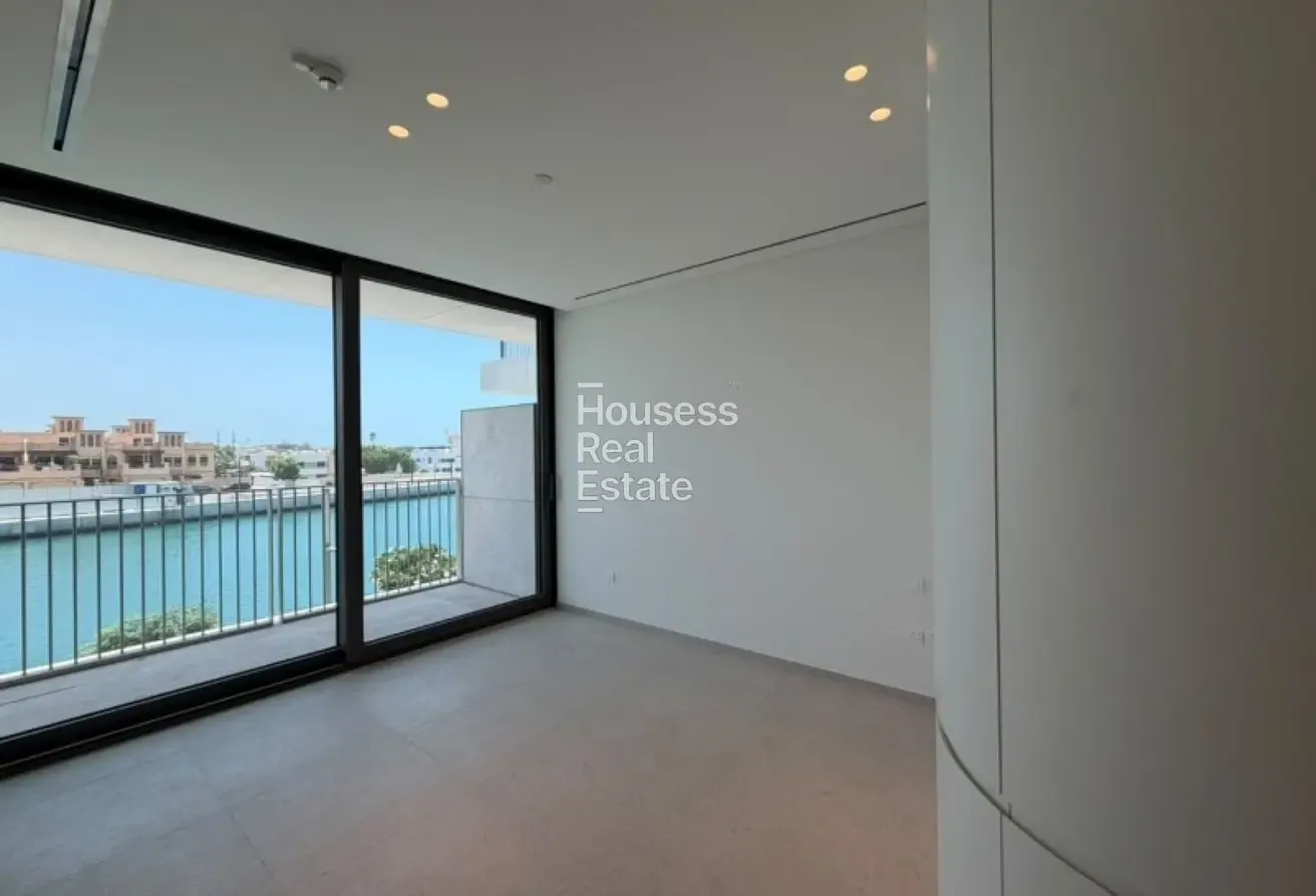 Canal View|High-End Finishes|Fully Fitted Kitchen