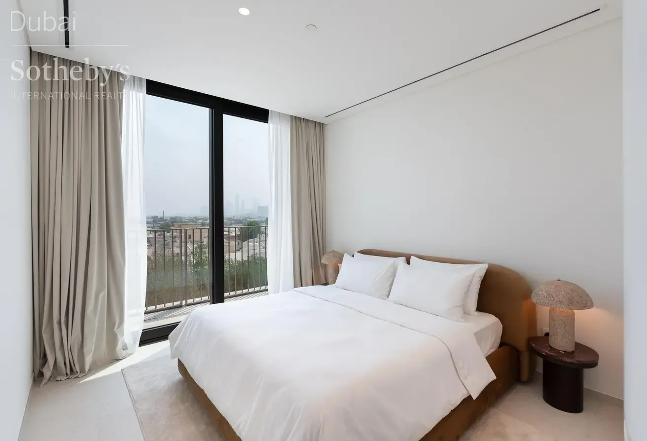 Turnkey Jumeirah Apartment With Burj Khalifa Views