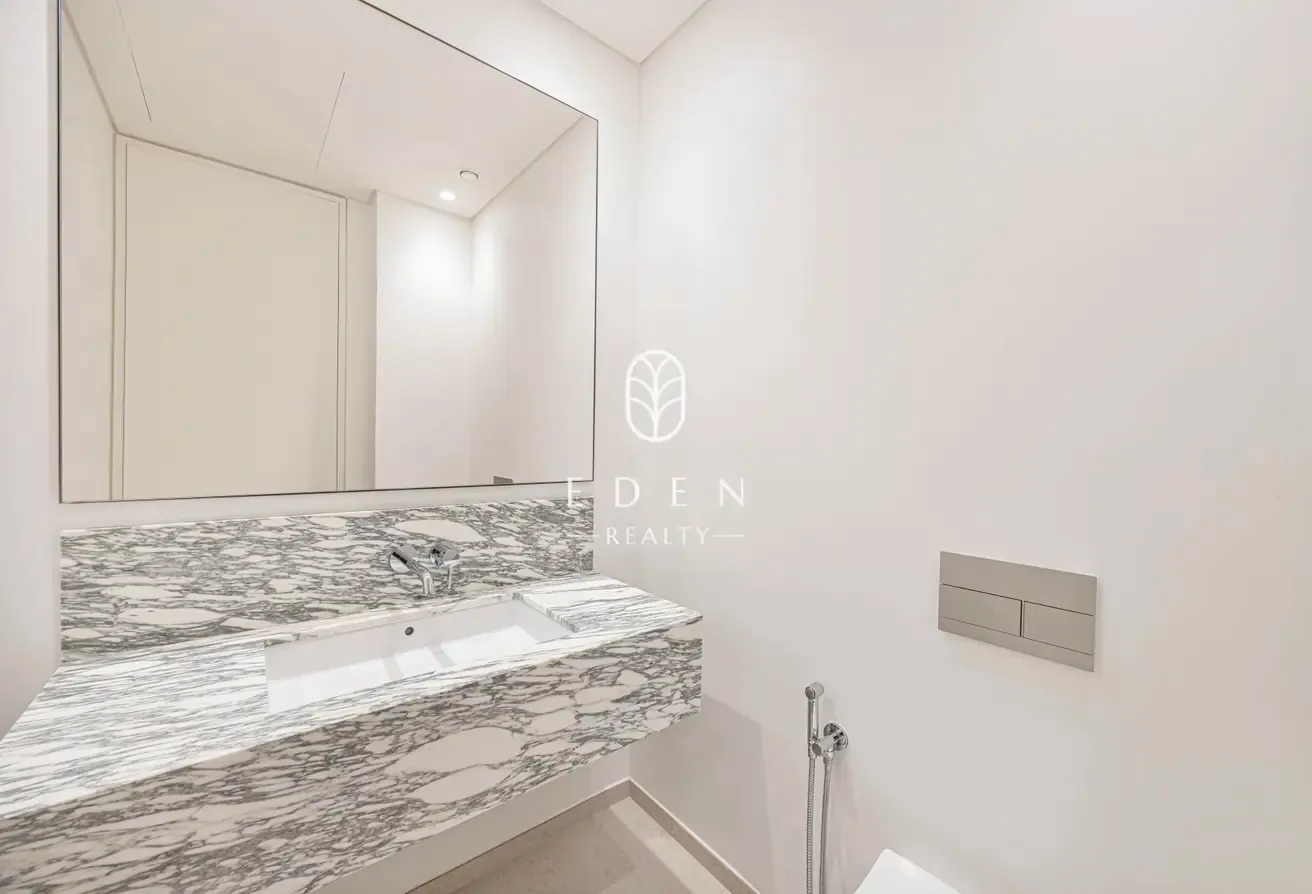 1BR | Burj Khalifa View | Prime Location