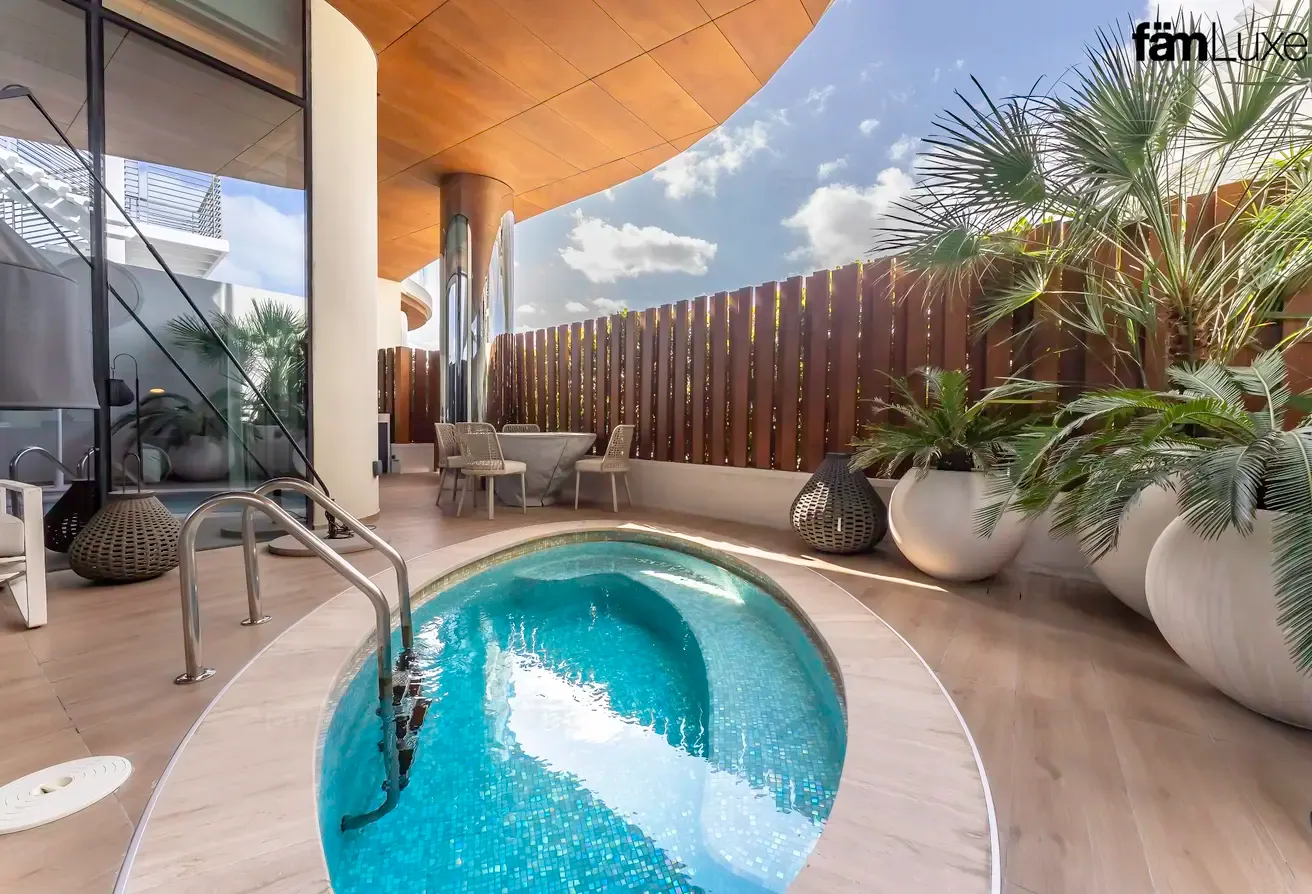 Sophisticated waterfront living by Mr.C