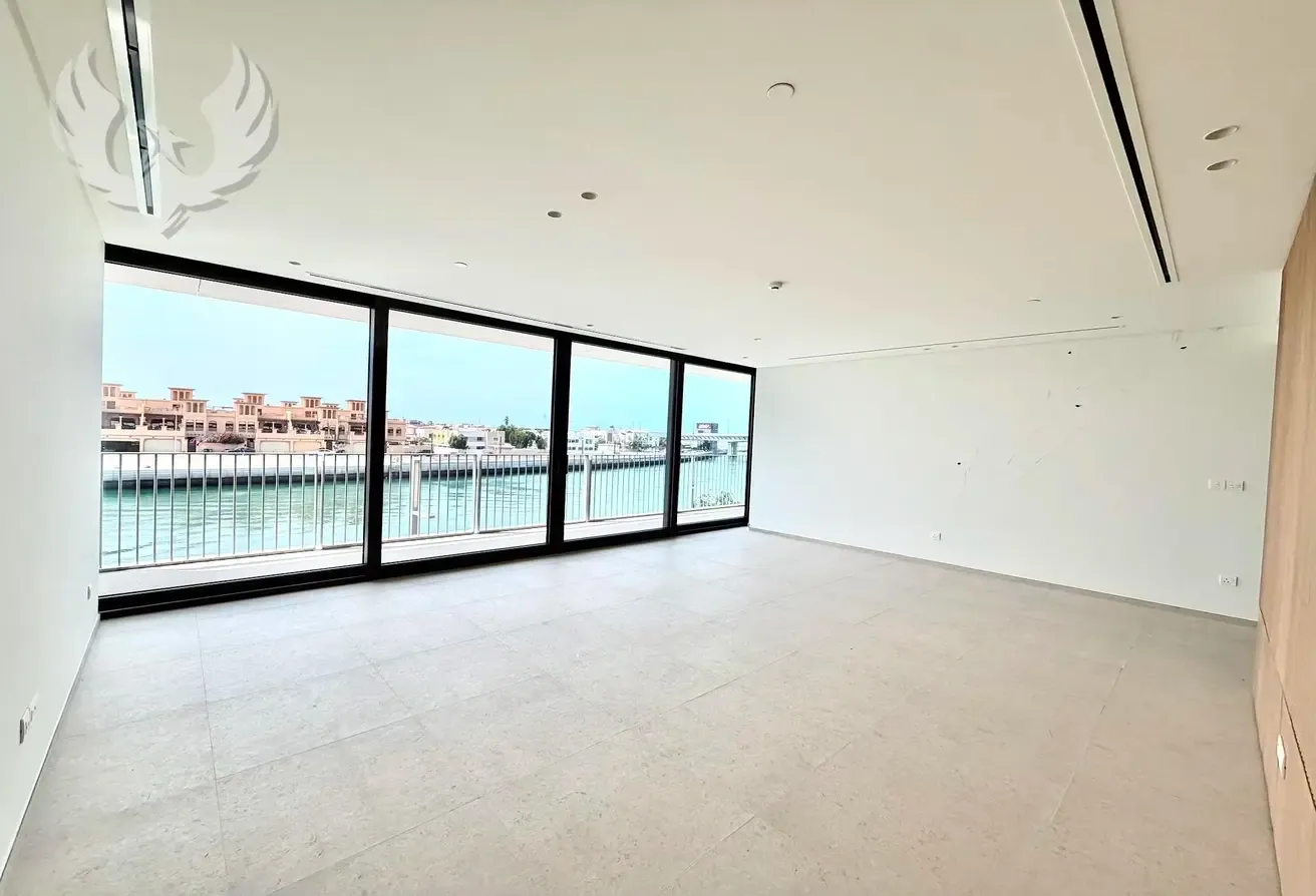 Direct Canal View | Low Floor | Large Terrace