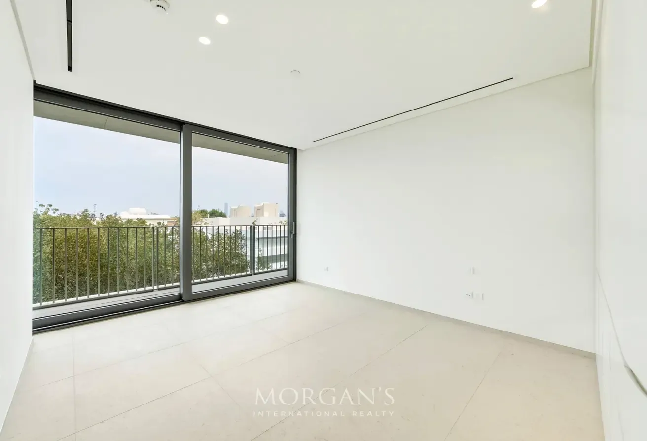 4BR+Maid Apartment | Prime Location | Unfurnished