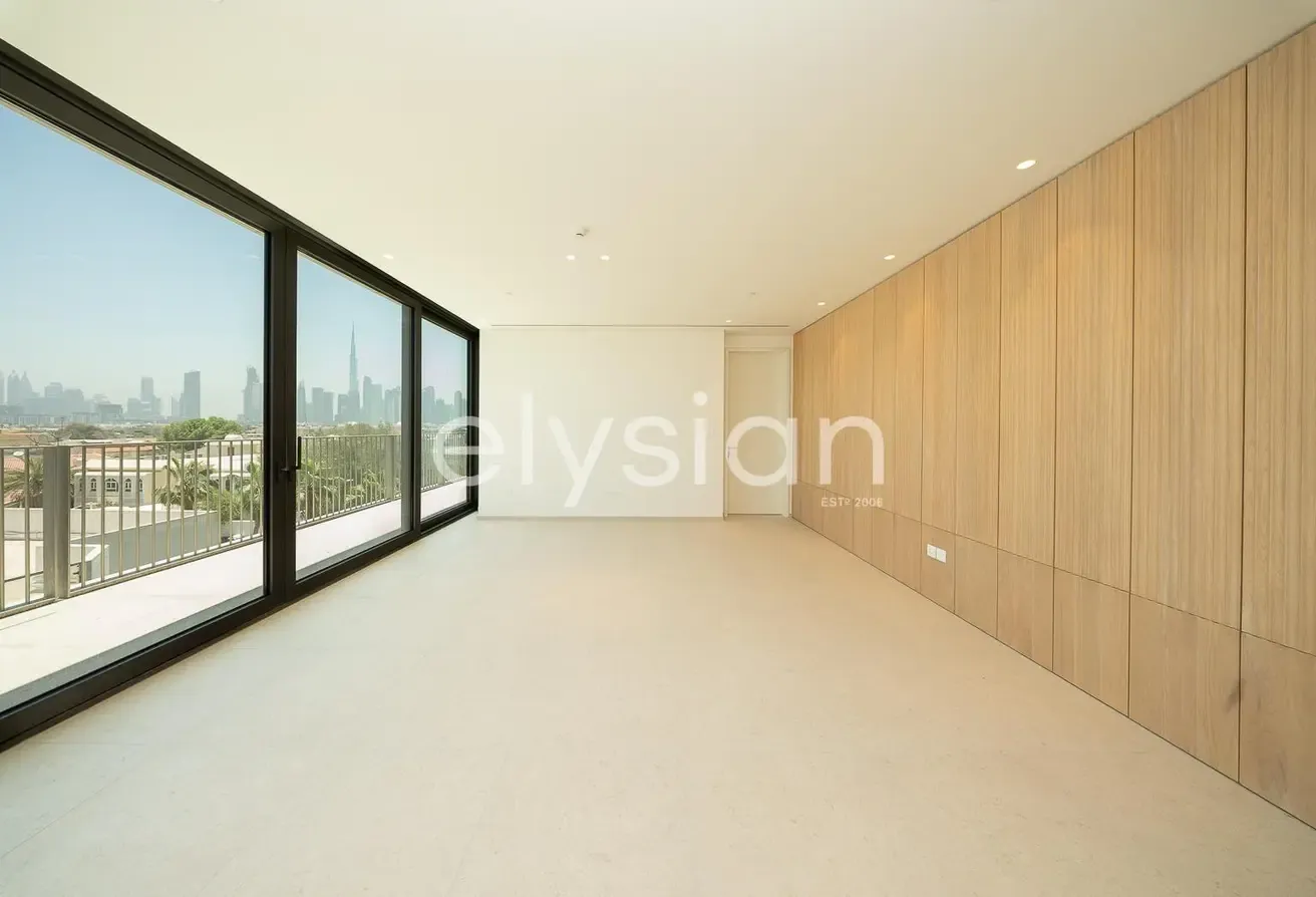 Luxury Location | Brand New | Ready to Move