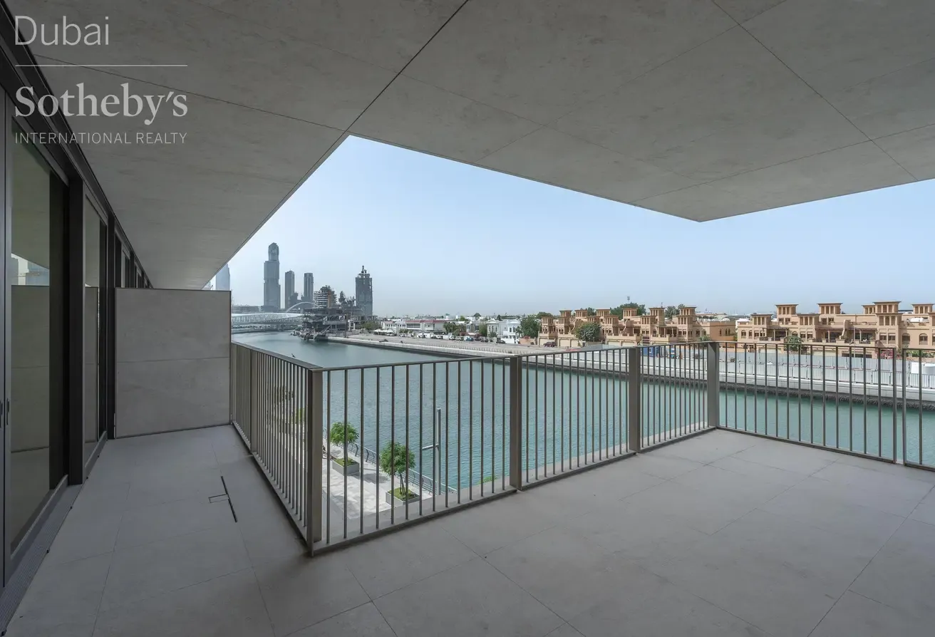 Sleek Jumeirah Apartment in Boutique Development
