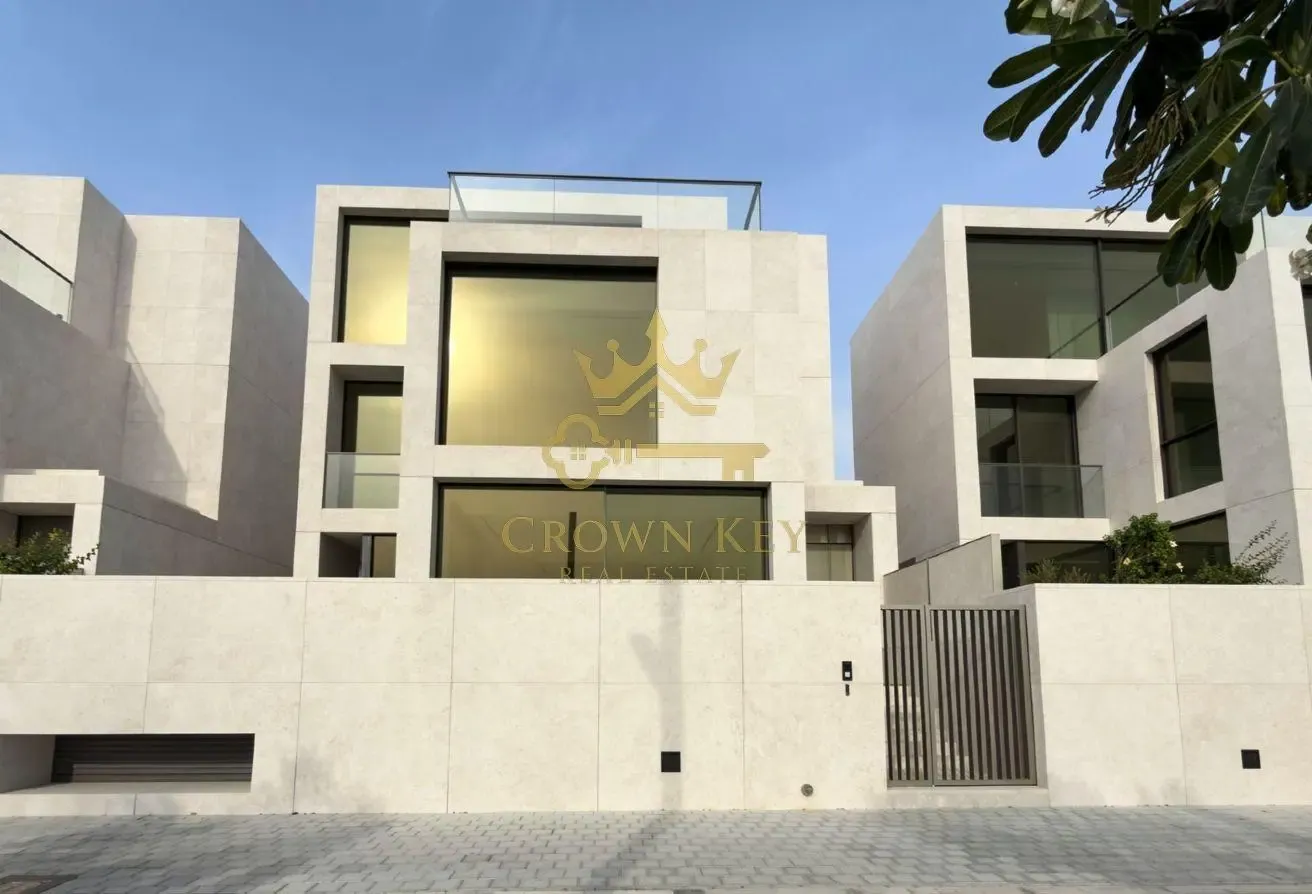3BR Villa | Eden House The Canal | Pool & View