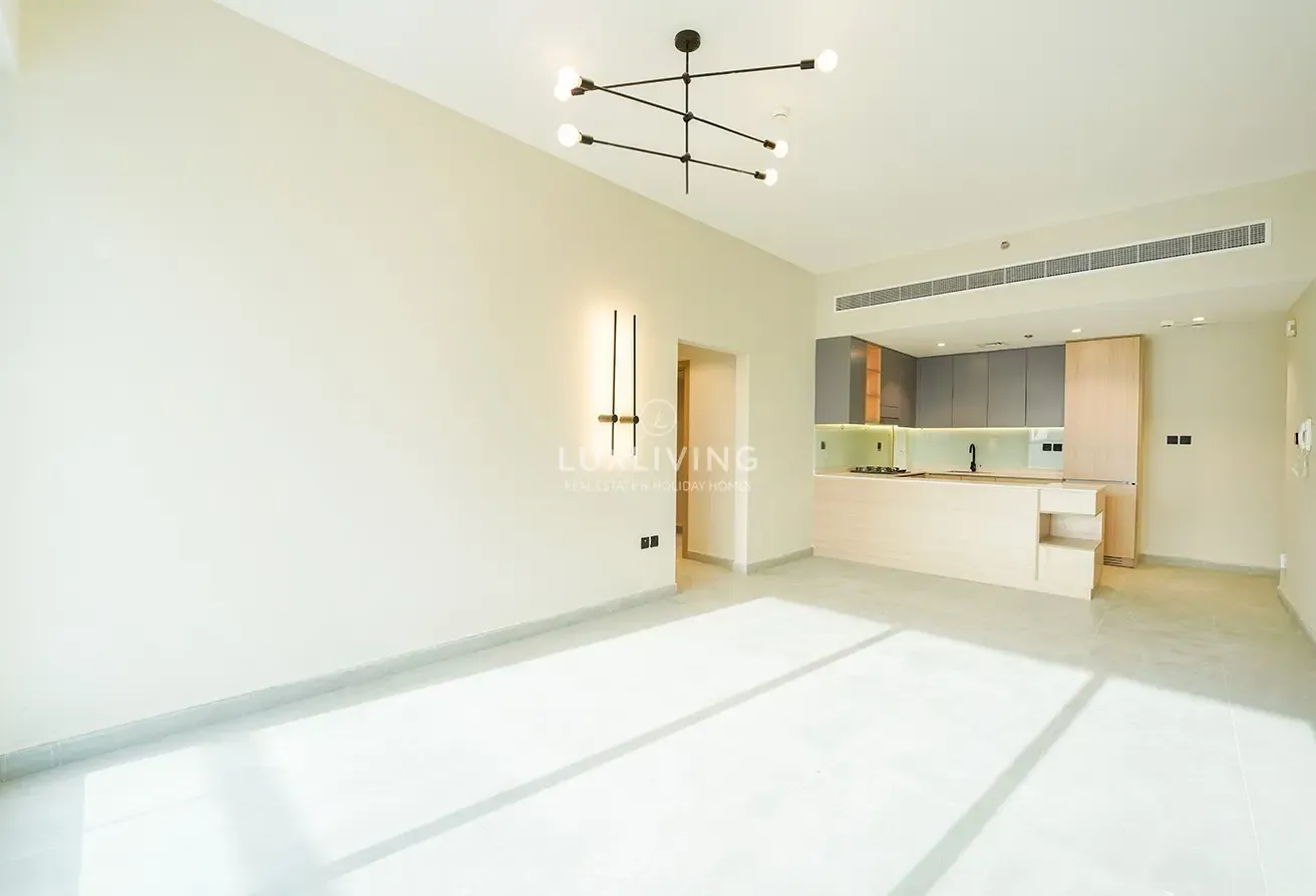 Modern Design | Vacant | Negotiable