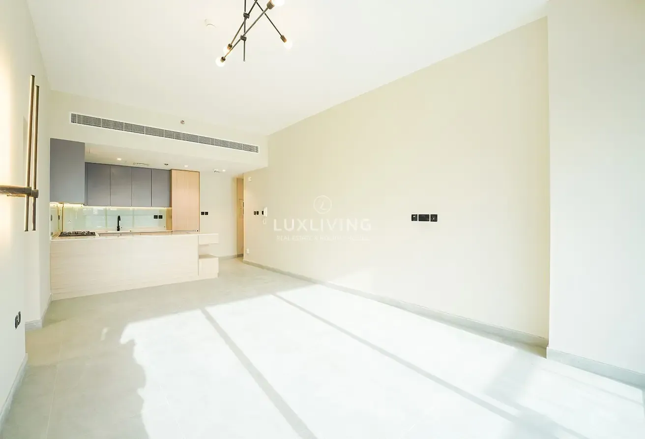 Modern Design | Vacant | Negotiable