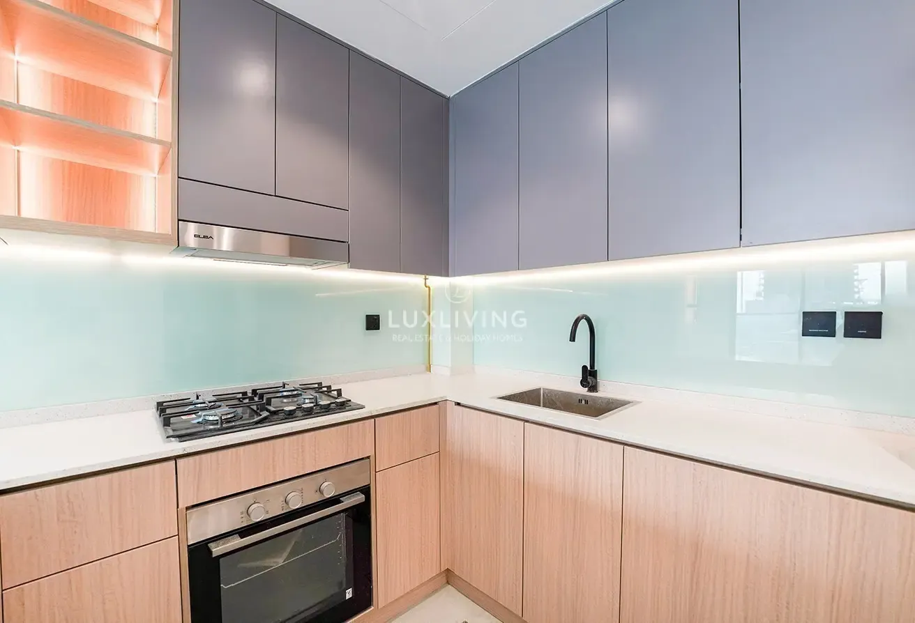 Modern Design | Vacant | Negotiable