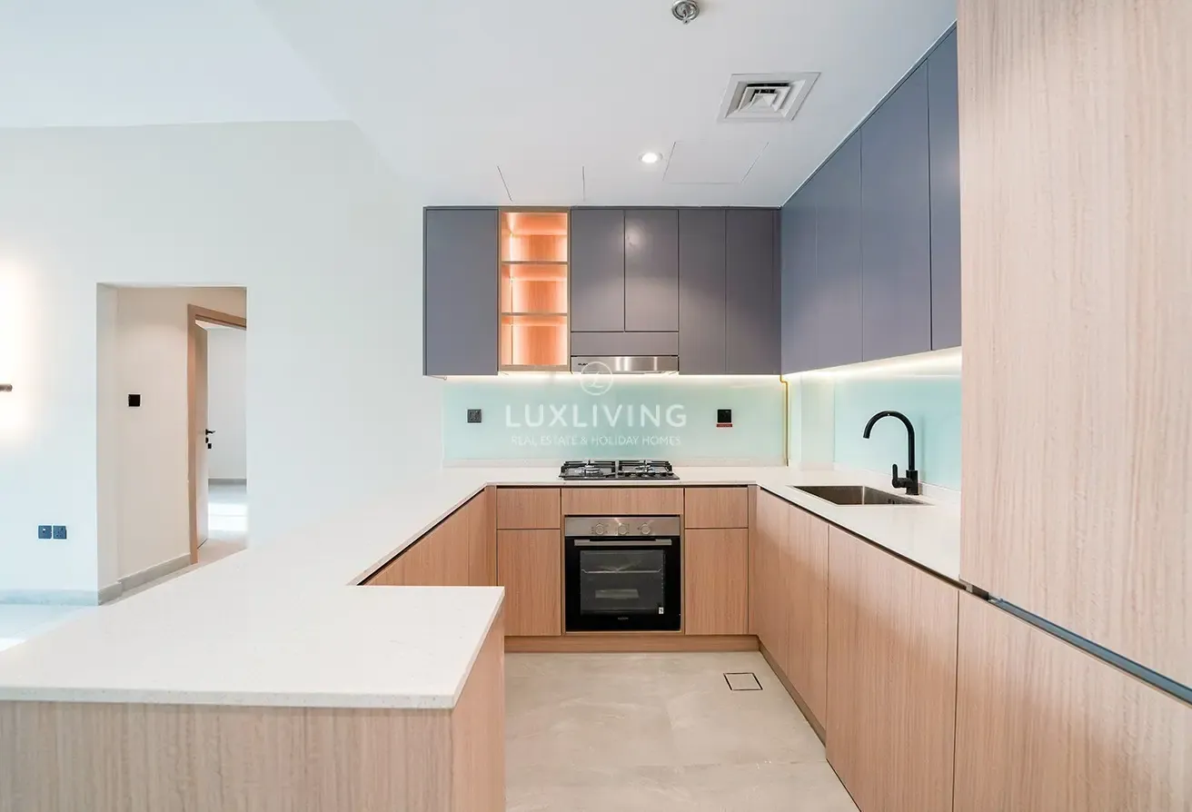 Modern Design | Vacant | Negotiable