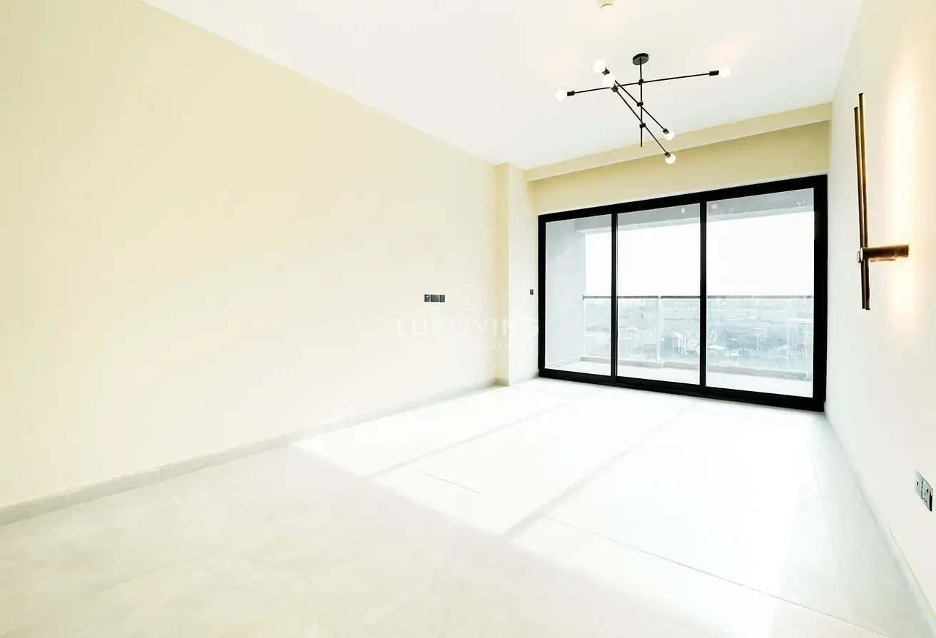 Modern Design | Vacant | Negotiable