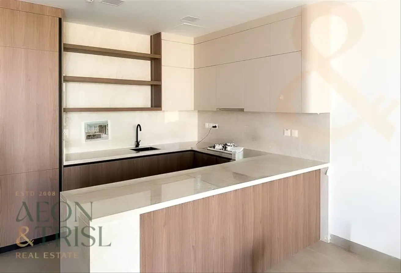 End Unit 4BR | Extra Space and Extra Privacy
