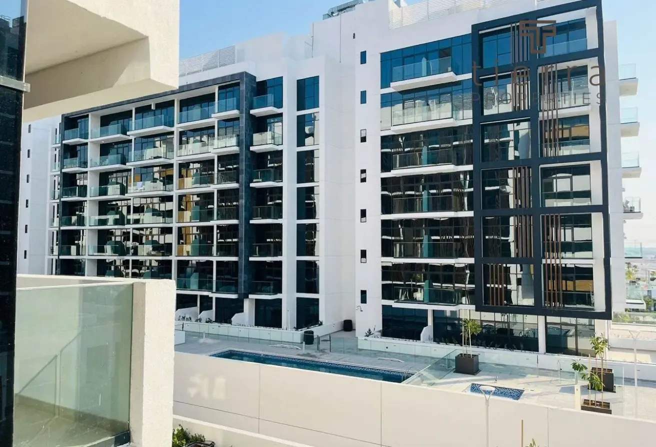 Spacious Layout | Open View | Negotiable
