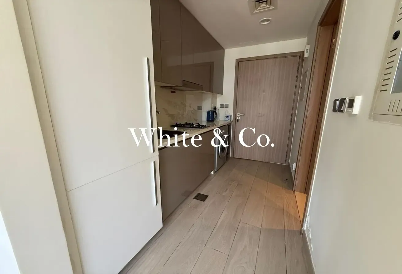 Vacant unit | Furnished | Spacious Layout