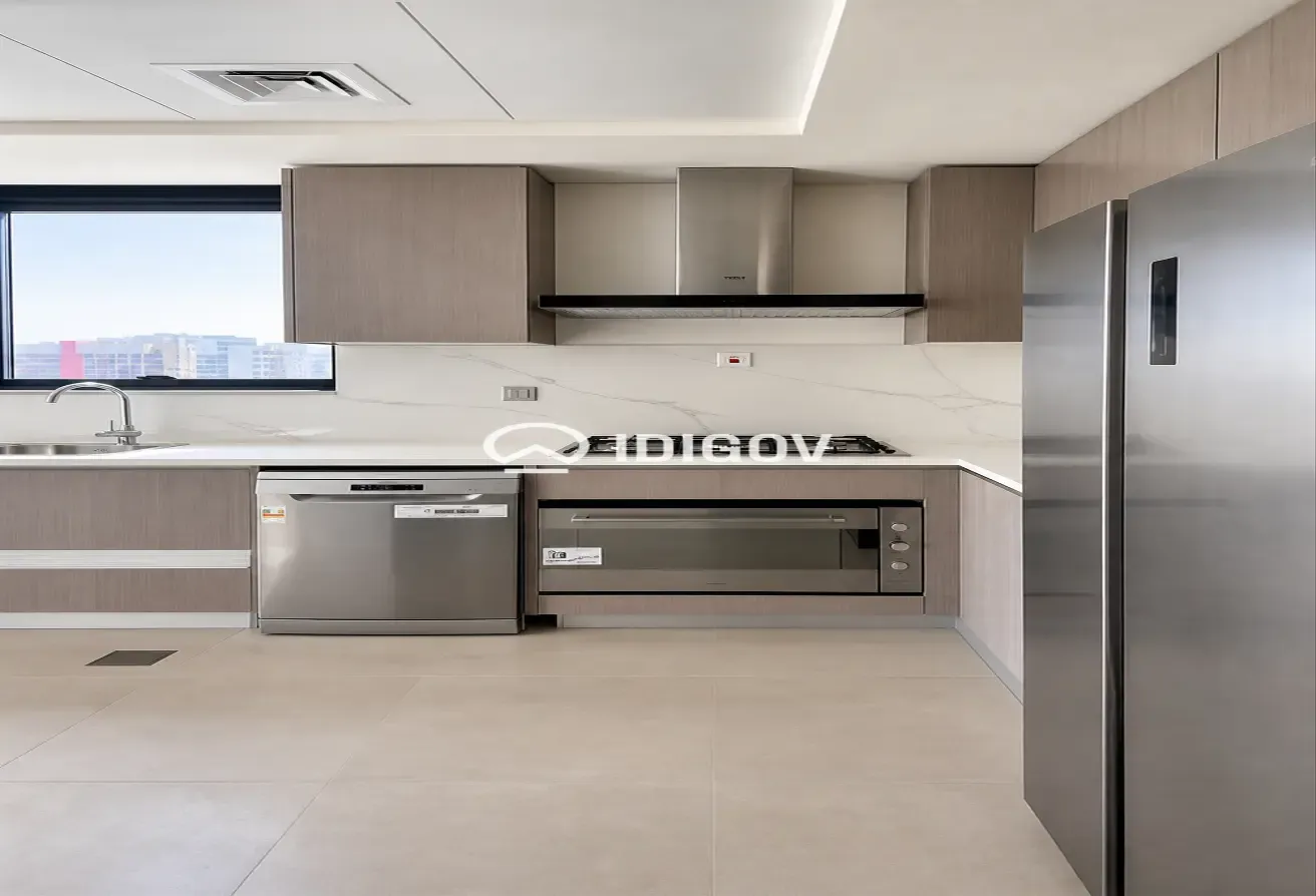 Semi Furnished | Spacious | Mid Floor