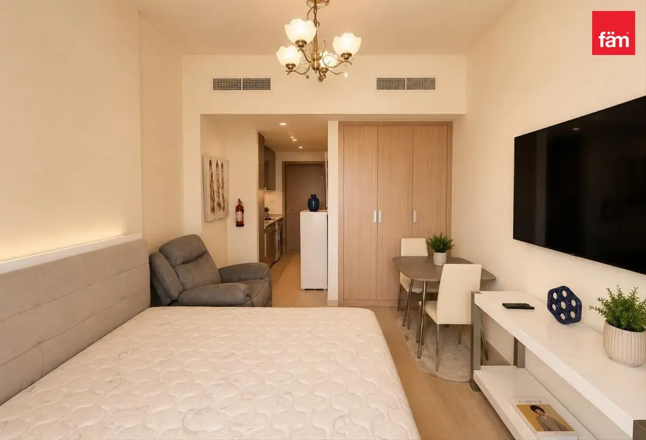 Chiller free | Burj Khalifa View | Fully Furnished