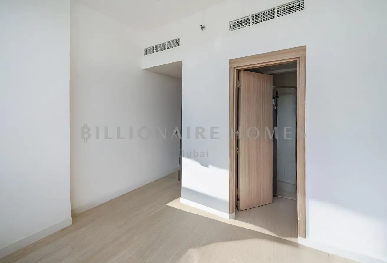 Exclusive Agent|Vacant|Ready To Move |Working